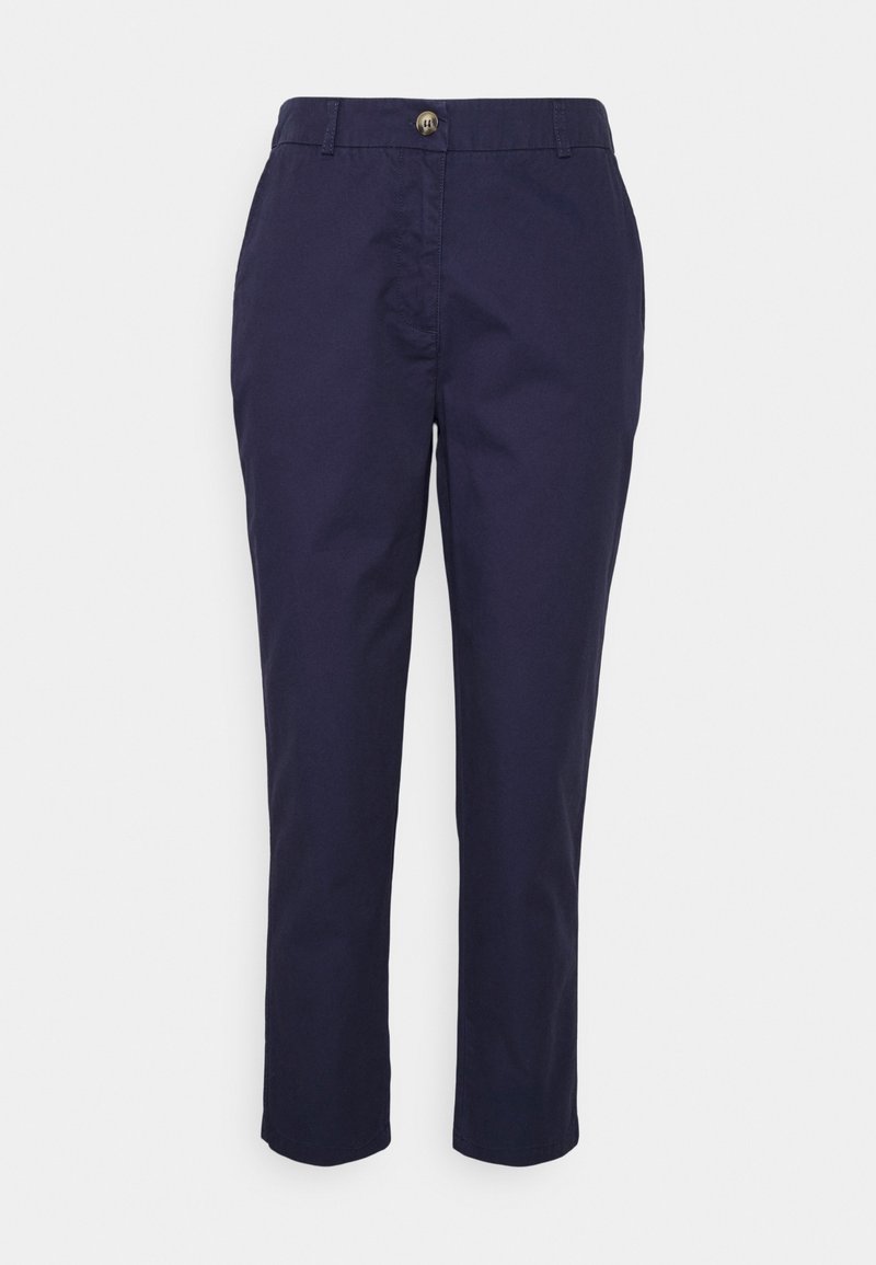 Pantalon en coton bleu marine avec une coupe droite, fermeture par bouton à l'avant et passants de ceinture. Il présente une texture lisse et une finition qui se termine au-dessus de la cheville.