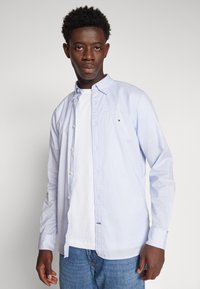 Tommy Hilfiger FLEX MINI PRINT - Camicia - cloudy blue/blue ceramics