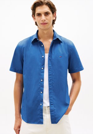 Tommy Hilfiger, TH FLEX REGULAR FIT POPLIN SHORT SLEEVE SHIRT - Camicia - blue orbit