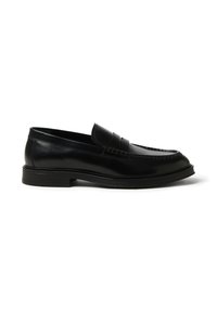 Schwarze Lederloafer mit glatter Oberfläche, gesticktem Design im Vorderblatt und einer niedrigen, strukturierten Gummisohle. Klassischer Slipper-Stil.