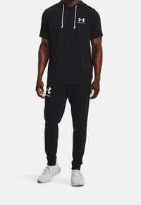 Under Armour Camiseta estampada - black