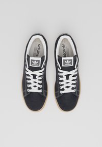 adidas Originals STAN SMITH CS - Tenisice - core black/core white