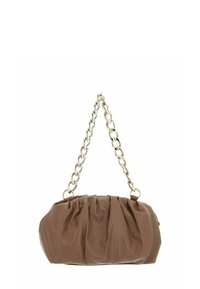 Sac à main arrondi en cuir marron avec un design froncé et une bandoulière chaîne argentée. Texture lisse sans motifs ni accents visibles.