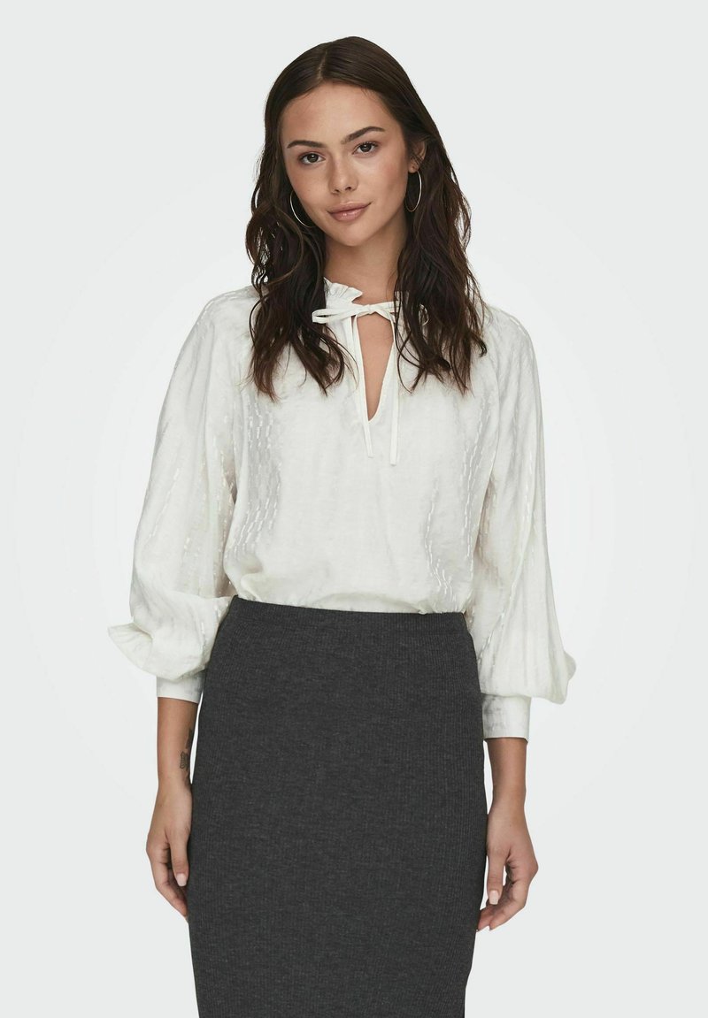 JDY FINA - Blouse - cloud dancer