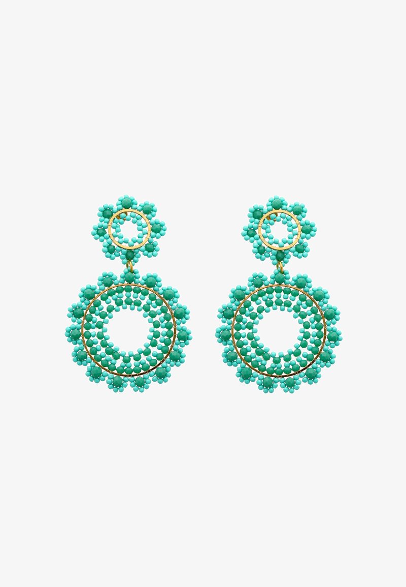 Türkiz gyöngyös fülbevalók virágmintával, kör alakú formákkal és aranyszínű díszítéssel. Texturált felület lyukas középpontokkal.