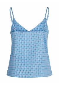 Blå cami-top med tunna justerbara band, som har ett geometriskt mönster av vertikala linjer i ljus och mörkblått med rosa accenter.