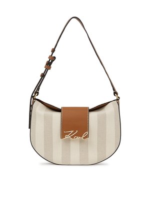 Půlměsíční taška přes rameno v béžové a hnědé pruhované barvě s nastavitelným páskem a hnědou koženou klopou se zlatým logem "Karl".