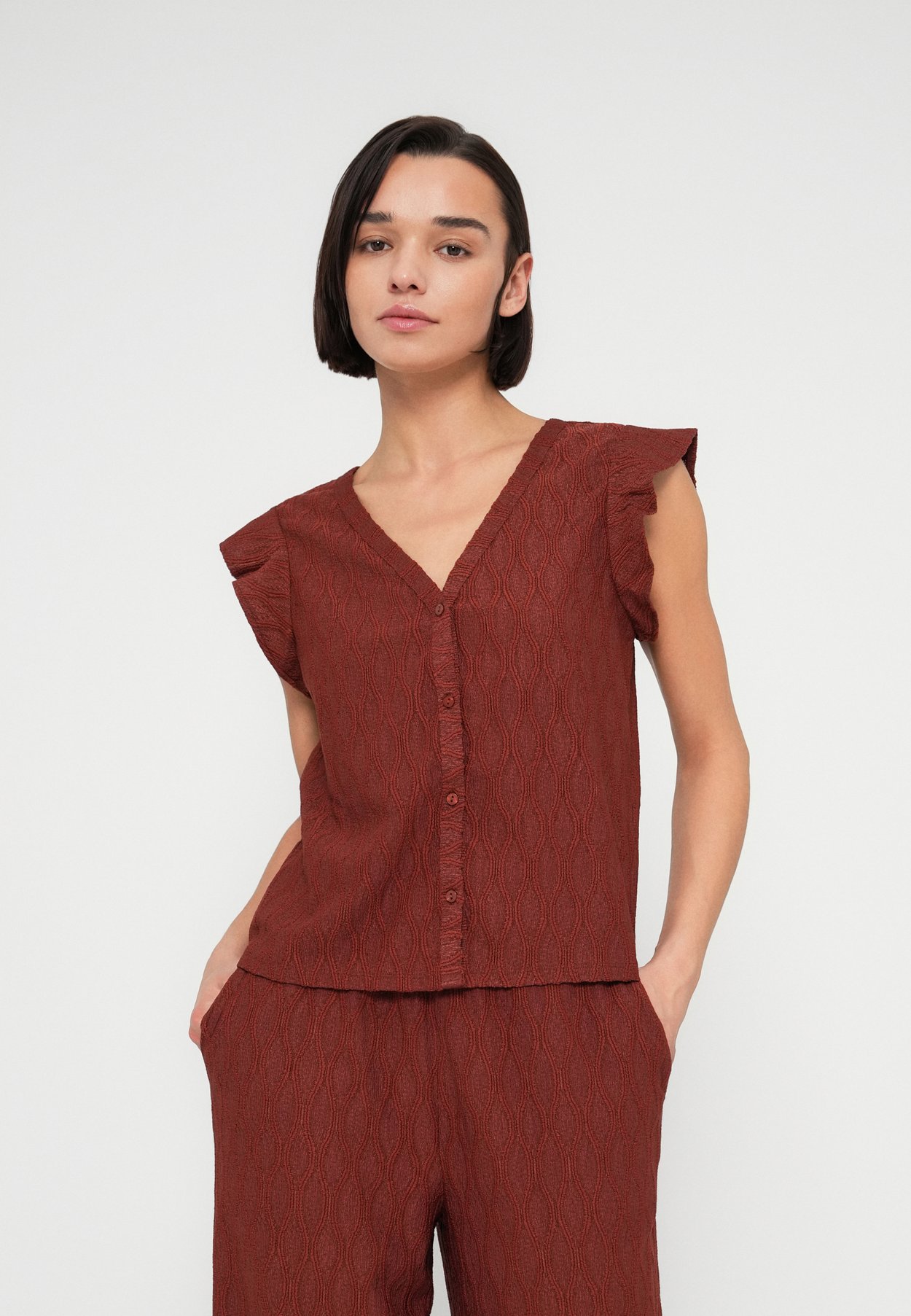 ONLAYA BUTTON V NECK