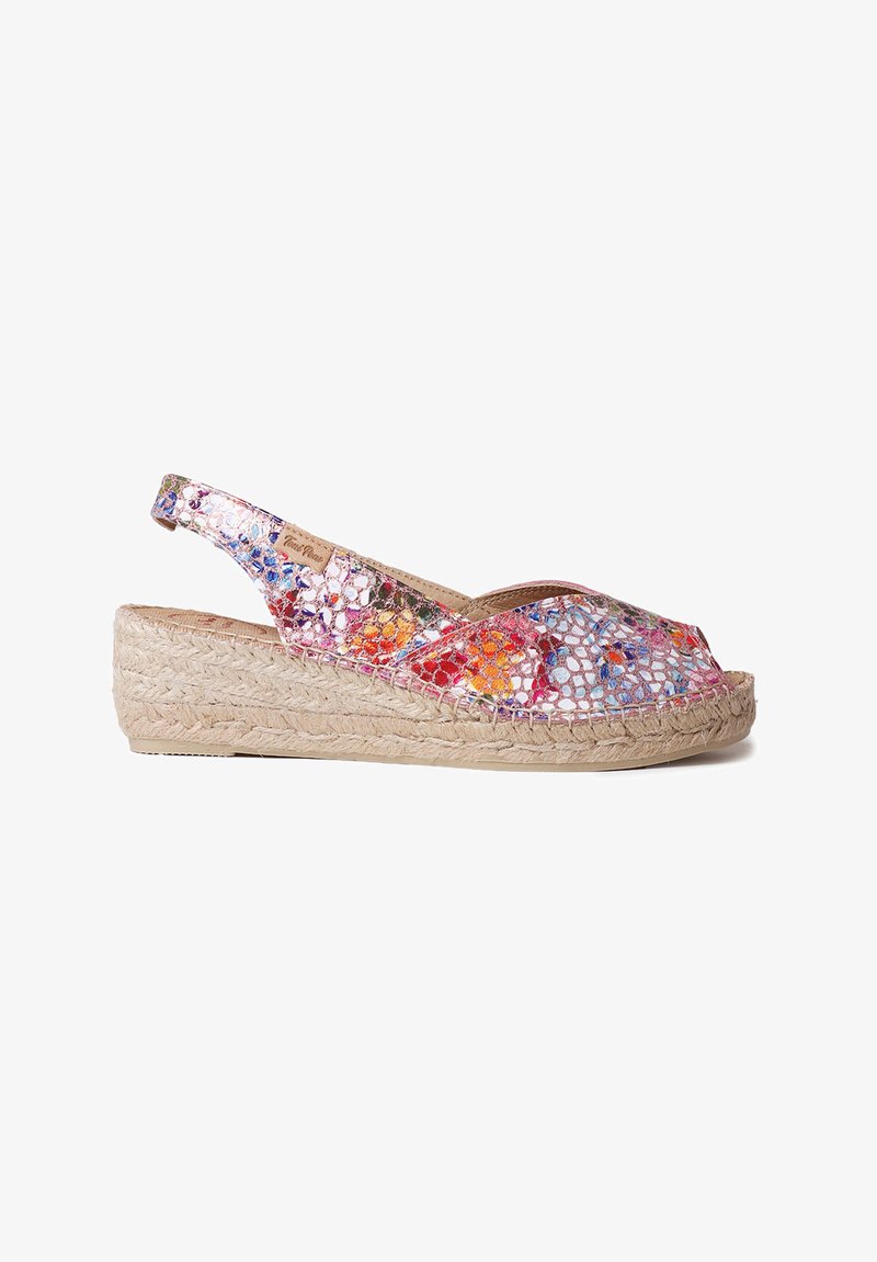 Wedge espadrille with an open toe, featuring multicolored floral patterned upper in a synthetic material, and a woven jute platform sole.