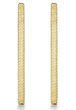 Złote kolczyki o smukłym, wydłużonym kształcie z teksturowanym wzorem w zygzak wzdłuż powierzchni. Minimalistyczny i elegancki wygląd.