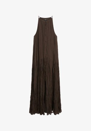 Robe maxi sans manches marron foncé froissée avec fermeture boutonnée à l'avant et col halter.