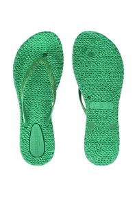 Zielone klapki z teksturowaną wkładką, błyszczącymi paskami i wytłoczonym znakiem na podeszwach. Gładki, elastyczny materiał w całej konstrukcji.