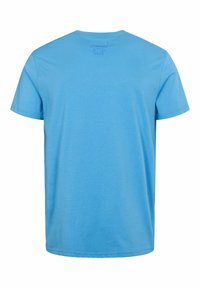 Blå bomulds T-shirt med korte ærmer, rund hals og et tekstureret logo print på ryggen. Blødt stof med en glat overflade.