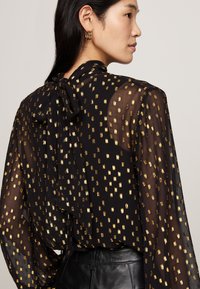 Tommy Hilfiger COUPE TIE NECK - Bluse - black