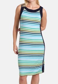 Abito senza maniche a righe con strisce orizzontali blu, verde e nere, con un collo navy e dettagli laterali. Tessuto morbido e elasticizzato.
