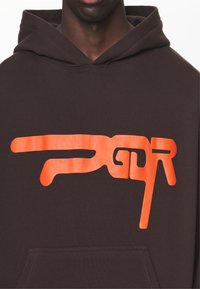 Pegador OVERSIZED HOODIE - Felpa con cappuccio - washed oak brown