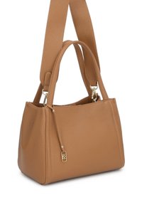 Brūna ādas rokassoma ar strukturētu formu, diviem augšējiem rokturiem un noņemamu siksnu. Aprīkota ar zelta toņa metāla detaļām un fakturētu virsmu.