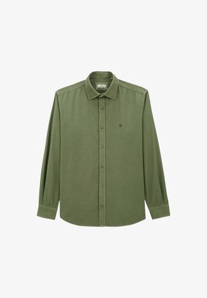 Chemise verte à manches longues en tissu texturé avec une fermeture à boutons sur le devant, un col pointu et un petit logo sur la poitrine gauche.