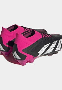 adidas Performance PREDATOR ACCURACY 1 ARTIFICIAL GRASS  - Botines de fútbol para terreno firme - core black/cloud white/team shock pink