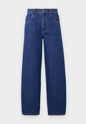 Calças de ganga azuis de perna larga com uma cintura alta, apresentando bolsos frontais e costura laranja. O tecido tem uma textura suave com um acabamento clássico.