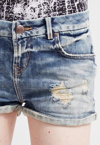 LTB JUDIE - Shorts vaqueros - elsa wash