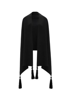 Sciarpa nera realizzata in tessuto morbido con apertura frontale. Presenta due frange nere agli angoli inferiori e una finitura liscia e testurizzata.