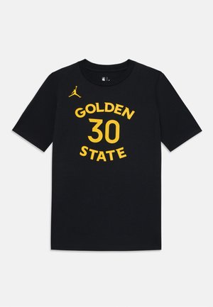 Melna kokvilnas t-kreklu ar uzrakstu "GOLDEN STATE" un "30" izteiksmīgā dzeltenā fontā, ar Jumpman logo dzeltenā krāsā kreisajā plecā.