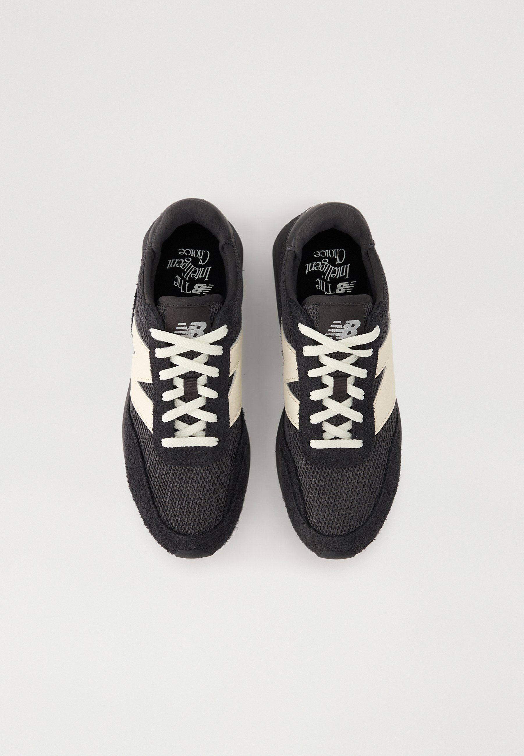New Balance 370 UNISEX - Trainers - black cement/black - Zalando