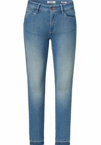 Jeans de denim azul claro con un corte ajustado, que cuentan con cinco bolsillos, un cierre de botón y un ligero desvanecimiento en los muslos y las pantorrillas.