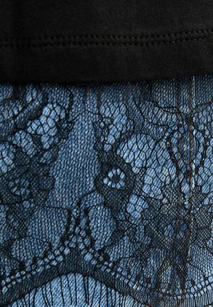 New Look, LACE HEM BOXY - Camiseta estampada - black