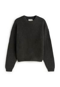 Maglione a coste di colore grigio scuro, con maniche lunghe e scollatura rotonda, esposto piatto su uno sfondo bianco.