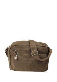 Braune Leinencrossbody-Tasche mit zwei vorderen Reißverschlusstaschen, verstellbarem Gurt und geprägt Logo-Detail an der Seite. Strukturierte Oberfläche.