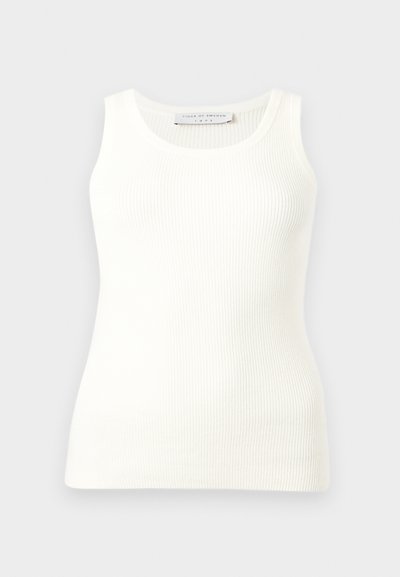 Λευκό ριμπ άνευ μανικιών με στρογγυλή λαιμόκοψη, εφαρμοστή γραμμή και ετικέτα επωνυμίας στο εσωτερικό πίσω μέρος του γιακά.