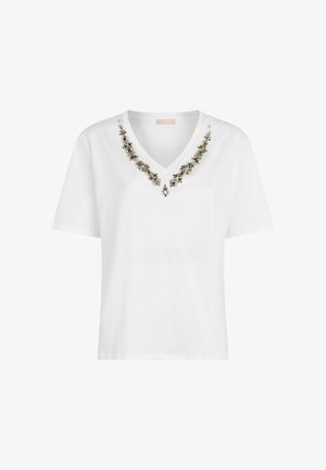 T-shirt bianco in cotone con scollo a V, decorato con ornamenti floreali e perline lungo il collo. Maniche corte e vestibilità rilassata.