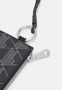 Lacoste THE BLEND UNISEX - Peňa�ženka - noir/gris