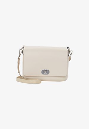 Jasno beżowa torba na ramię wykonana z gładkiej skóry, z metalowym zapięciem w kolorze srebrnym, regulowanym paskiem oraz subtelnym przeszyciem wzdłuż krawędzi.