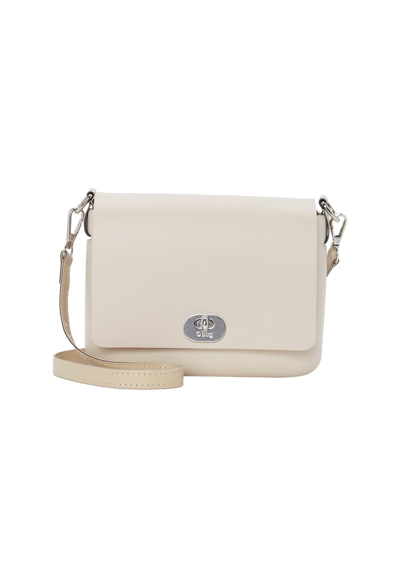 Borsa crossbody beige chiaro realizzata in pelle liscia, con una chiusura in argento, tracolla regolabile e cuciture sottili lungo i bordi.