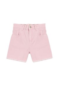 Bermudas de mezclilla rosa con un dobladillo deshilachado, que cuentan con presillas para cinturón, dos bolsillos frontales y un cierre de botón en la parte delantera. Textura suave y diseño clásico.