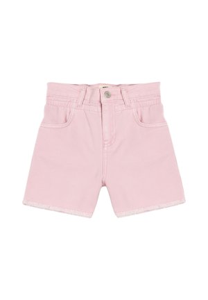 Bermudas de mezclilla rosa con un dobladillo deshilachado, que cuentan con presillas para cinturón, dos bolsillos frontales y un cierre de botón en la parte delantera. Textura suave y diseño clásico.