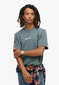Superdry & Co MICRO LOGO GRAPHIC LOOSE - T-shirts print - stormy weather blue