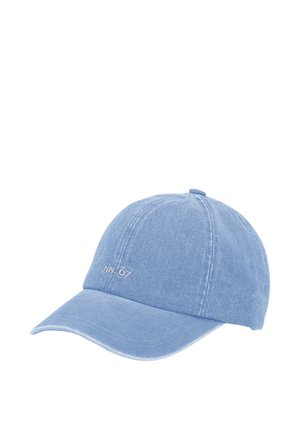 Casquette de baseball en denim bleu clair avec visière courbée et petit texte brodé "NN.07" au centre devant.