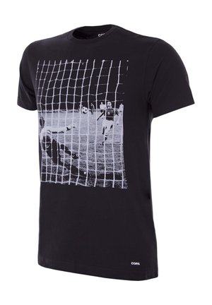 Zwarte katoenen T-shirt met een witte grafiek van een voetbalscène met een net, spelers en een bal, met een ontspannen pasvorm en ronde hals.