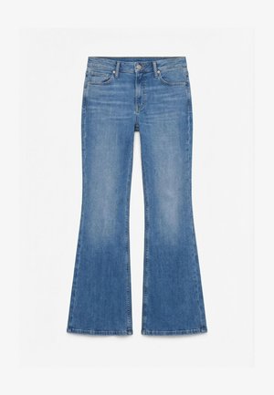 Μπλε τζιν παντελόνι με ψηλή μέση και καμπάνες, διαθέτει εμπρόσθιες τσέπες, θηλιές ζώνης και κλείσιμο με κουμπί.