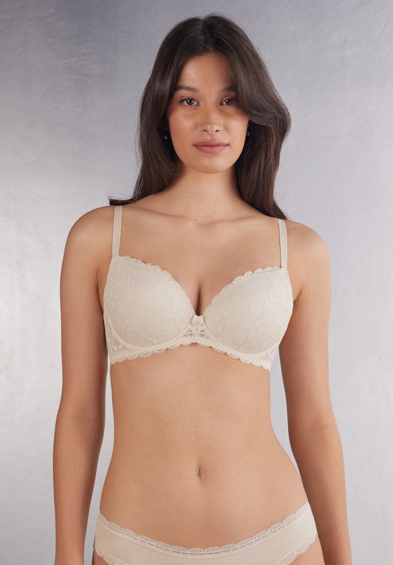 Intimissimi Biustonosz balkonetka