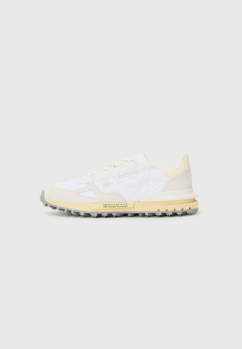 Lacoste sportieve schoenen in wit en lichtgeel. Gecombineerde materialen van mesh en suede met een getextureerde zool. Heeft een vetersluiting en merkdetails.