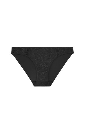 Czarne bikini damskie z koronkowym, kwiatowym wzorem na przednim panelu, gładką tkaniną po bokach, płaskim pasem, na białym tle.