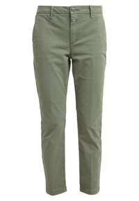 Slim-fit olivgröna byxor med knäppning, bältesloophål och framfickor, visade mot en vit bakgrund.