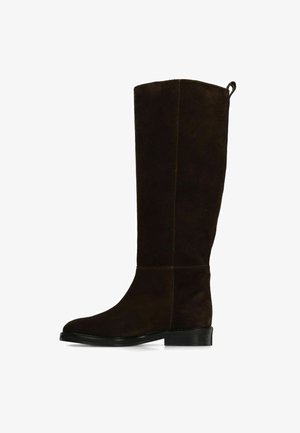 Braune kniehohe Stiefel aus Wildleder mit runder Zehenpartie, glatter Sohle und dezenten Ziernähten. Oben befindet sich eine Schlaufe zum einfachen An- und Ausziehen.