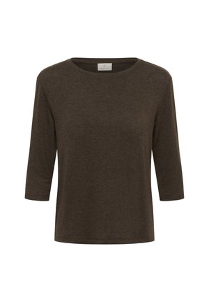 Donkerbruine, lichte top met een ronde halslijn en driekwartmouwen. Zachte textuur met een subtiel gemêleerd patroon.