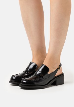 Reike Nen Slip-ons - black